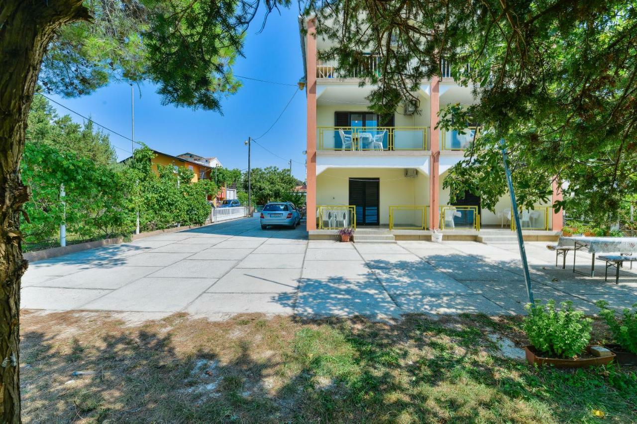 Apartmani Jelena Петрчане Экстерьер фото